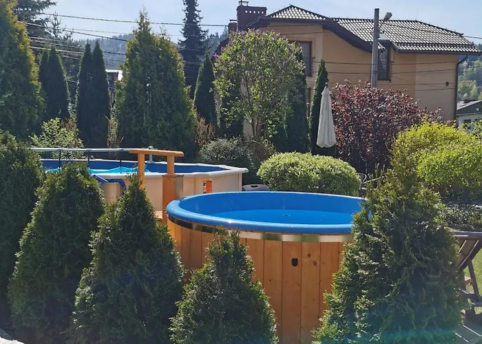 Wieczorek Pokoje Goscinne Caloroczne Jacuzzi Ogrodowe