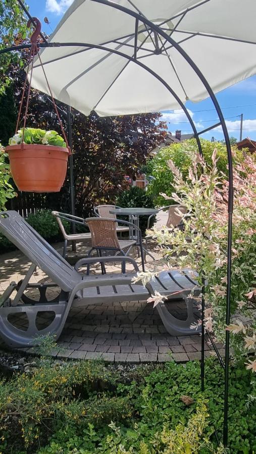 Wieczorek Goscinne Caloroczne Jacuzzi Ogrodowe Ubytování v soukromí
